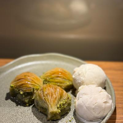 DONDURMALI FISTIKLI MİDYE BAKLAVA PORSİYON