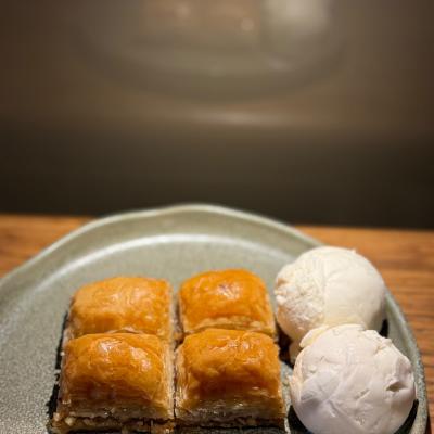 DONDURMALI CEVİZLİ BAKLAVA PORSİYON